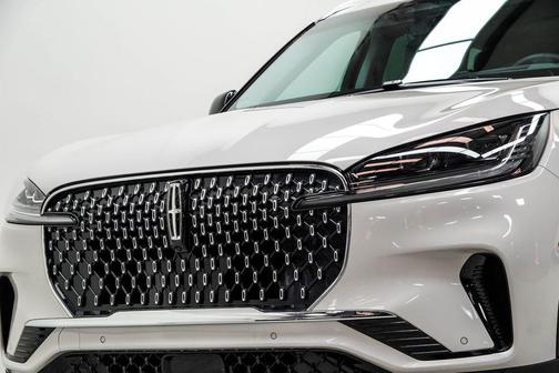 Ceramic Pearl Metallic Tri-Coat 2025 Lincoln Aviator Reserve AWD