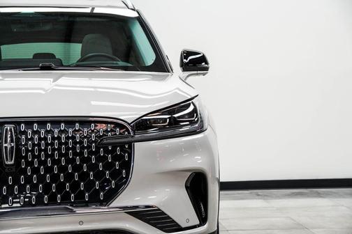 Ceramic Pearl Metallic Tri-Coat 2025 Lincoln Aviator Reserve AWD