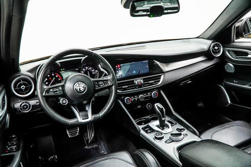 2023 Alfa Romeo Giulia Veloce RWD