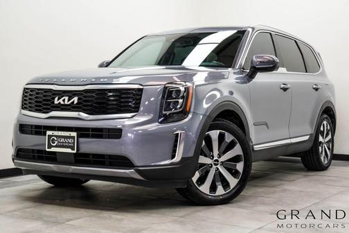 Everlasting Silver 2022 Kia Telluride EX