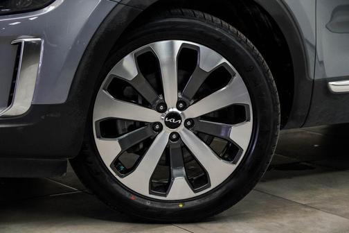 Everlasting Silver 2022 Kia Telluride EX
