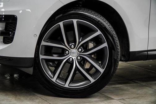 2023 Land Rover Range Rover Sport SE