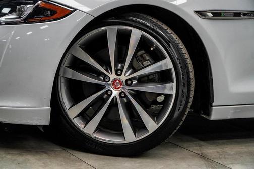 2019 Jaguar XJ R-Sport