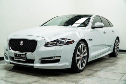 2019 Jaguar XJ R-Sport