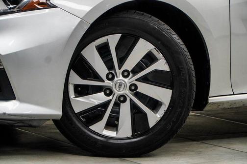 Brilliant Silver Metallic 2021 Nissan Altima S FWD