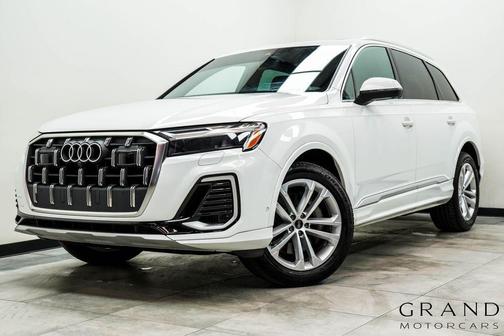 White 2025 Audi Q7 55 Premium Plus