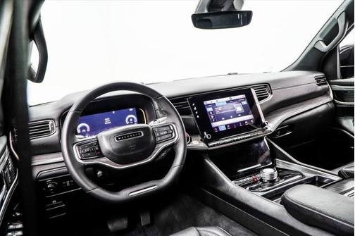 2023 Jeep Wagoneer L Series II 4x2