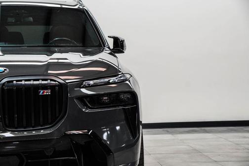 2024 BMW X7 M60i