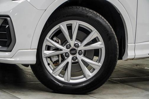 2025 Audi Q3 Premium 45 TFSI S line quattro Tiptronic