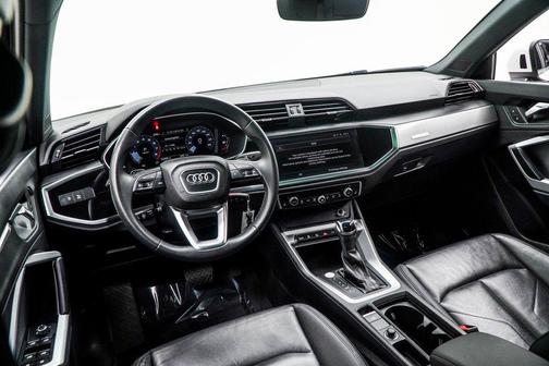 2025 Audi Q3 Premium 45 TFSI S line quattro Tiptronic