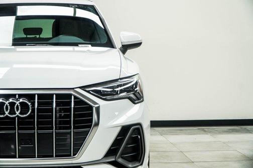 2025 Audi Q3 Premium 45 TFSI S line quattro Tiptronic