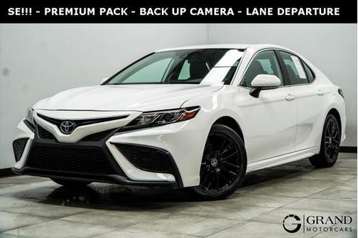 2023 Toyota Camry SE