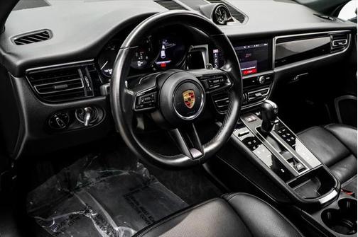 2022 Porsche Macan Base