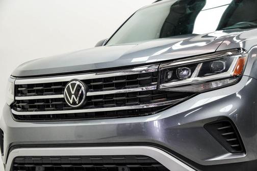 Platinum Gray Metallic 2021 Volkswagen Atlas 3.6L SE w/Technology