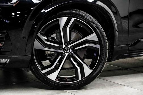 2021 Volvo XC90 T6 R-Design