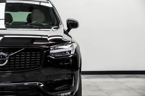 2021 Volvo XC90 T6 R-Design