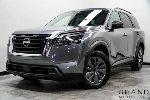 2025 Nissan Pathfinder SV 4WD