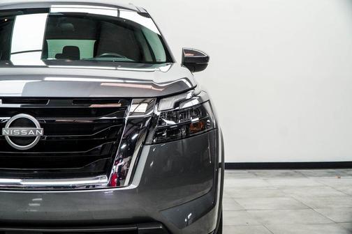 2025 Nissan Pathfinder SV 4WD