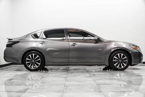 Photo 3 of 24 of 2016 Nissan Altima 2.5 SL