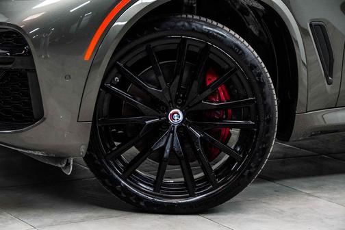 Manhattan Green Metallic 2023 BMW X5 M50i