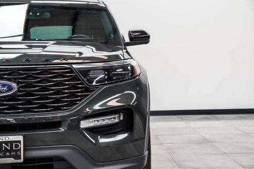 Forged Green Metallic 2023 Ford Explorer ST-Line