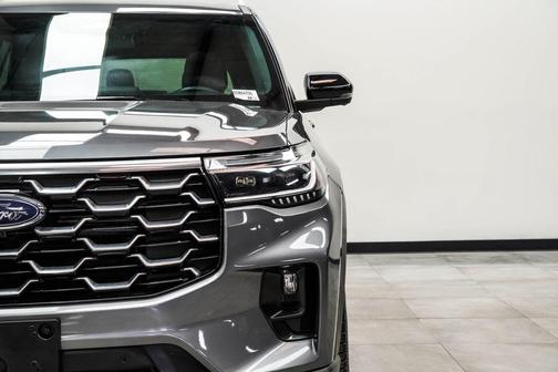 Gray Metallic 2025 Ford Explorer Platinum