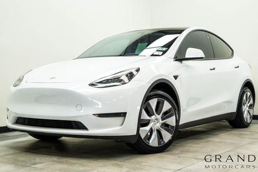 Pearl White Multi-Coat 2023 Tesla Model Y Long Range Dual Motor All-Wheel Drive