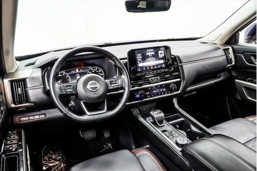 2023 Nissan Pathfinder Platinum 4WD