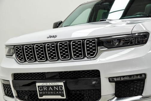 Bright White Clearcoat 2023 Jeep Grand Cherokee L Summit