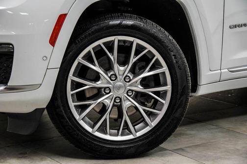 Bright White Clearcoat 2023 Jeep Grand Cherokee L Summit