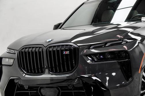 2025 BMW X7 M60i