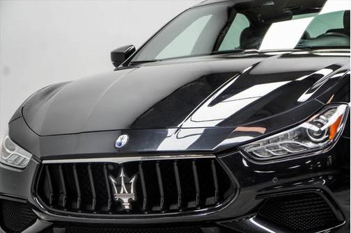 2022 Maserati Ghibli Modena Q4