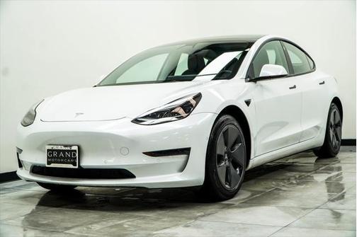 2022 Tesla Model 3 Standard Range