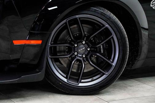 Pitch Black Clearcoat 2019 Dodge Challenger SRT Hellcat