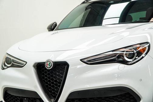 2023 Alfa Romeo Stelvio Veloce AWD