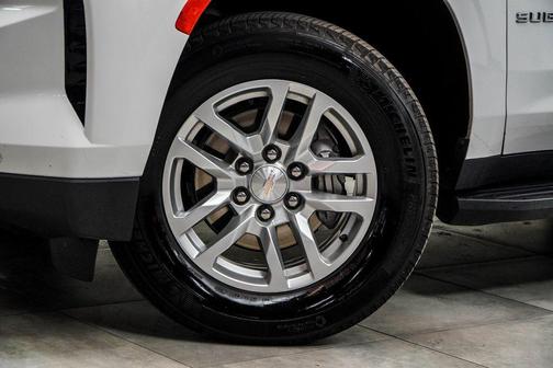 2024 Chevrolet Suburban LT