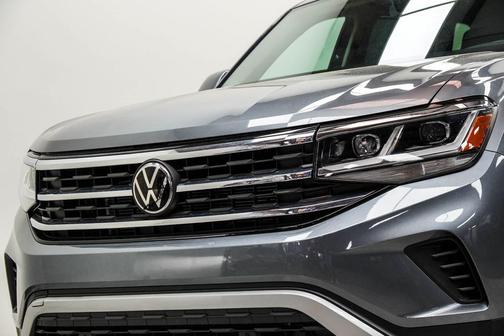 Platinum Gray Metallic 2023 Volkswagen Atlas 3.6L SE w/Technology