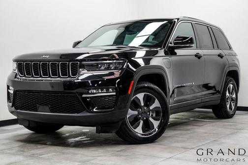 Diamond Black Crystal Pearlcoat 2024 Jeep Grand Cherokee 4xe Base