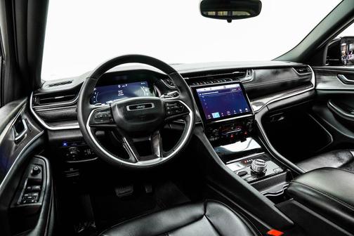 Diamond Black Crystal Pearlcoat 2024 Jeep Grand Cherokee 4xe Base
