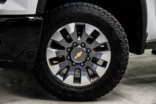 Summit White 2024 Chevrolet Silverado 2500 Custom