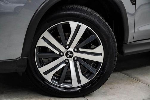 Mercury Gray Metallic 2024 Mitsubishi Outlander Sport 2.0 ES