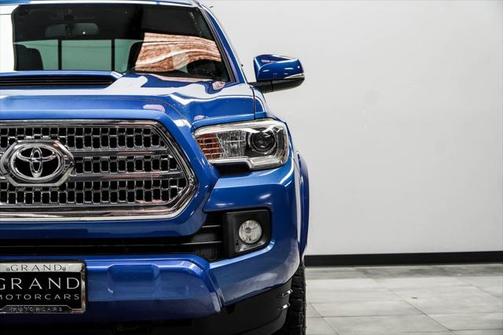 2017 Toyota Tacoma TRD Sport