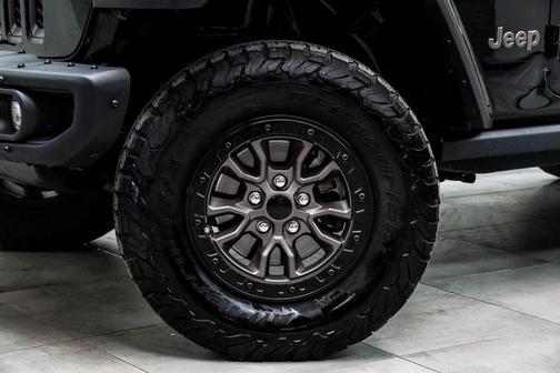 Black Clearcoat 2023 Jeep Wrangler Rubicon 392