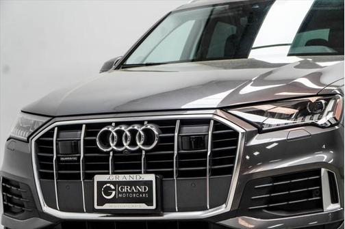 2024 Audi Q7 45 Premium Plus