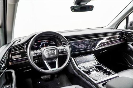 2024 Audi Q7 45 Premium Plus
