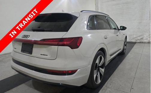2022 Audi e-tron Premium Plus