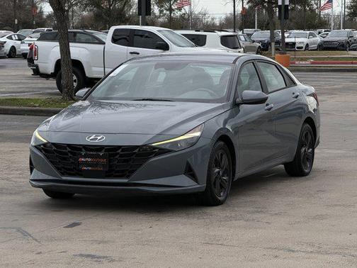 2021 Hyundai ELANTRA SEL