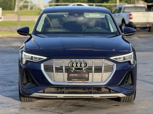 2022 Audi e-tron Sportback S line Premium