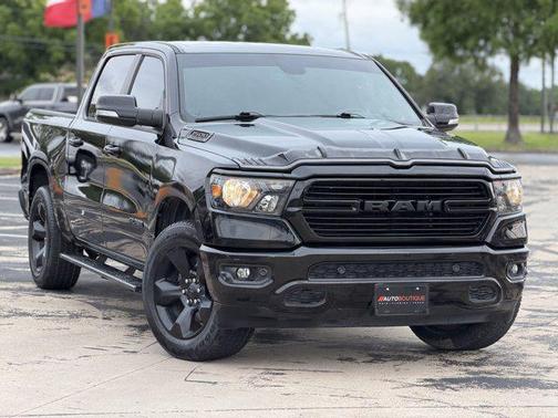 Diamond Black Crystal Pearlcoat 2019 RAM 1500 Big Horn