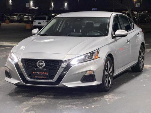 2022 Nissan Altima 2.5 SV